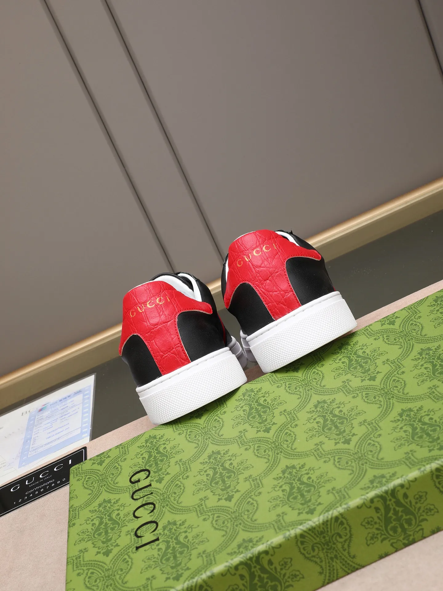 Men's shoes 💰400 [running volume version] GUGGI white shoe series! The fabric is made of imported cowhide➕Gucci special material➕sheep lining➕original rubber outsole, men's size 38-44 (45 can be customized)